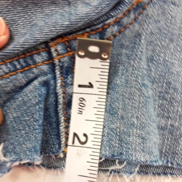 NWT Juniors Sz 3 Embroidered Distressed Highrise Grunge Denim Cutoff Shorts - Picture 12 of 12